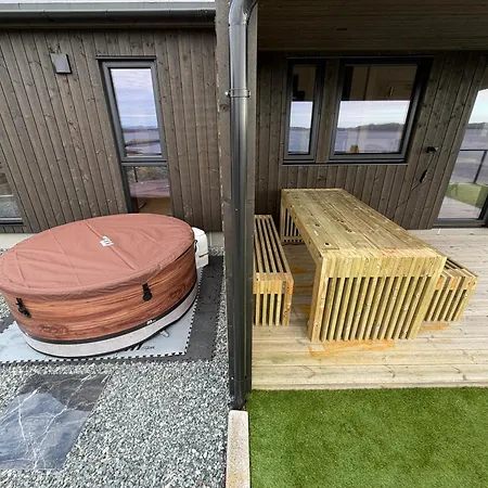 Sunset Island Retreat, Ocean With Hot Tub Herland
