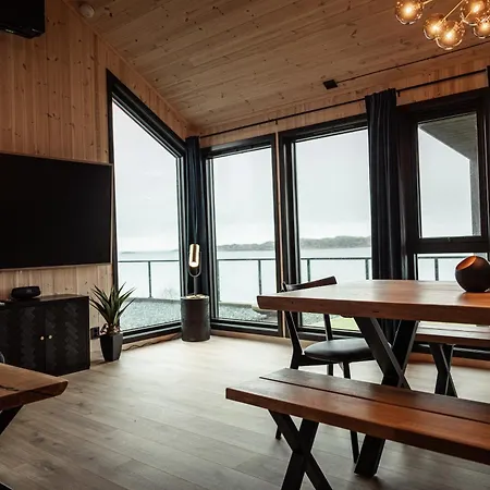 Feriehus Sunset Island Retreat, Ocean With Hot Tub *