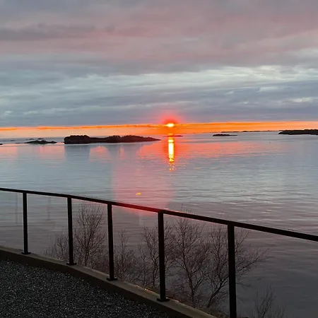 Feriehus Sunset Island Retreat, Ocean With Hot Tub *