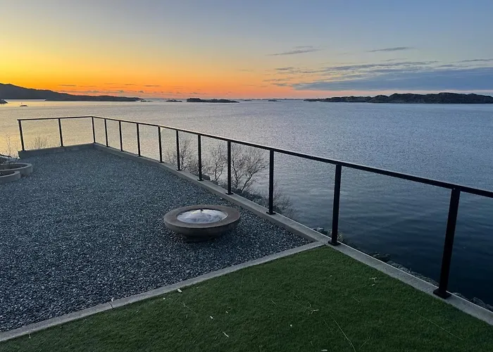 Sunset Island Retreat, Ocean With Hot Tub Vakantiehuis