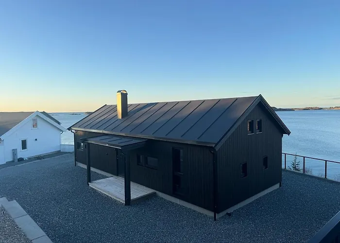 Sunset Island Retreat, Ocean With Hot Tub