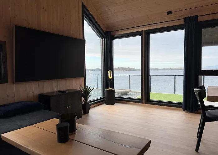 Sunset Island Retreat, Ocean With Hot Tub Vakantiehuis *
