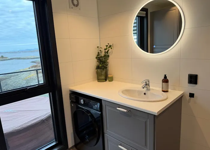Sunset Island Retreat, Ocean With Hot Tub * Herland