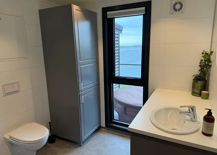 Vakantiehuis Sunset Island Retreat, Ocean With Hot Tub